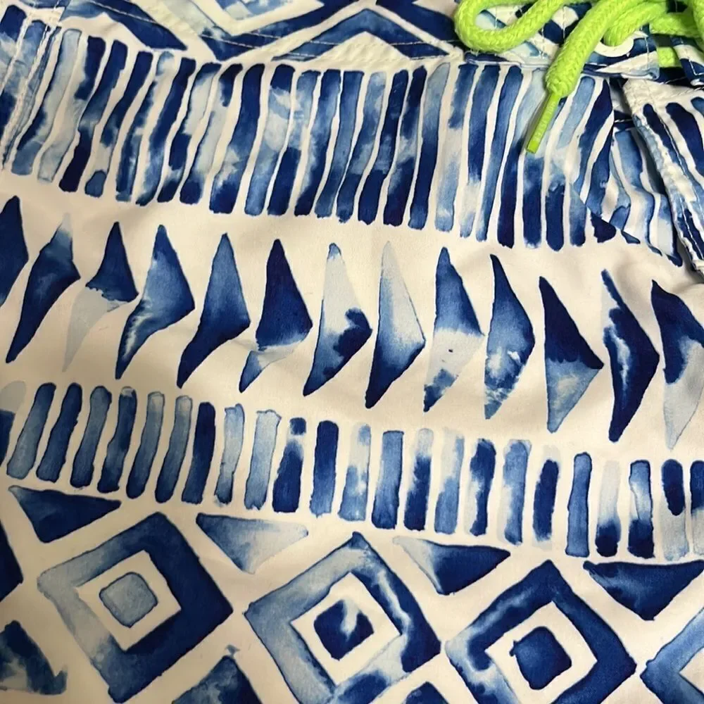 NWOT Hollister Mens Blue and White Designed Board Shorts Size XL